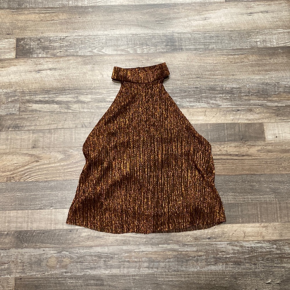 Forever 21 âą mock neck halter top